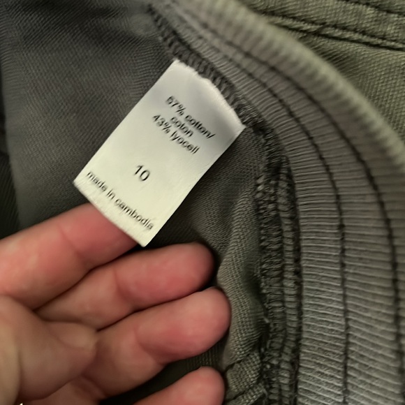 BNWOT Maurice’s Khaki Pants Size 10 - Picture 4 of 6